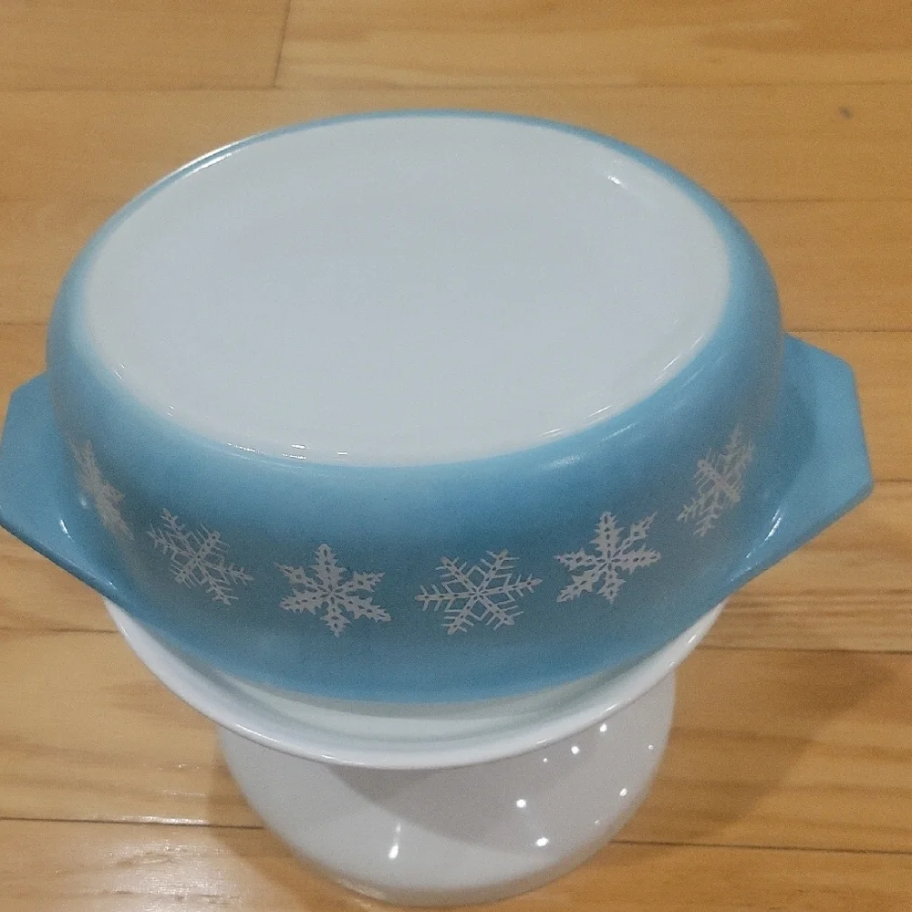 Vintage Pyrex 043 Turquoise Snowflake 1.5 Casserole Dish - Picture 9 of 15